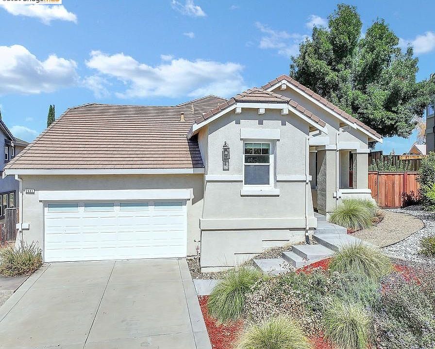 1st image of 2691 Presidio Dr