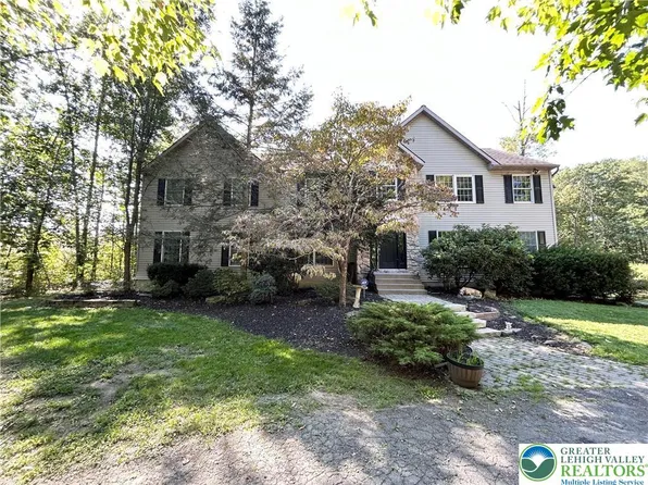 6233 Hunsicker Rd, New Tripoli, PA 18066