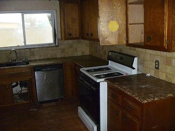 5th image of 540 E Mead St