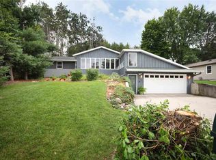 2018 Southland Ln, New London, WI 54961