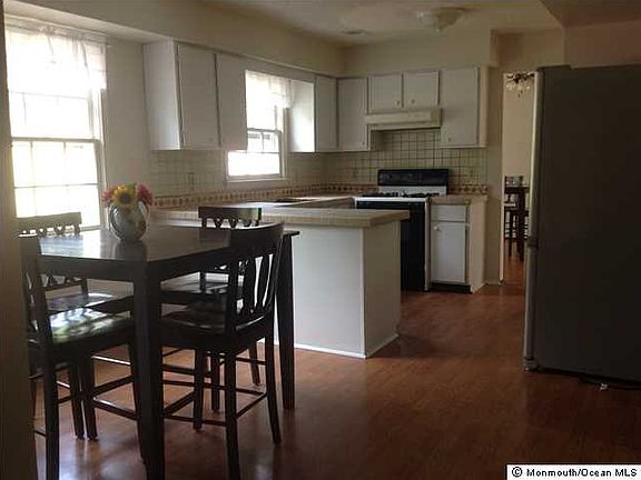 4th image of 2308 Oak Knoll Dr