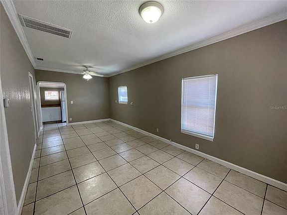 3rd image of 2410 E 9th Ave