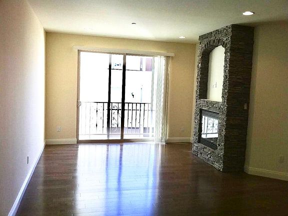 4th image of 4550 Coldwater Canyon Ave