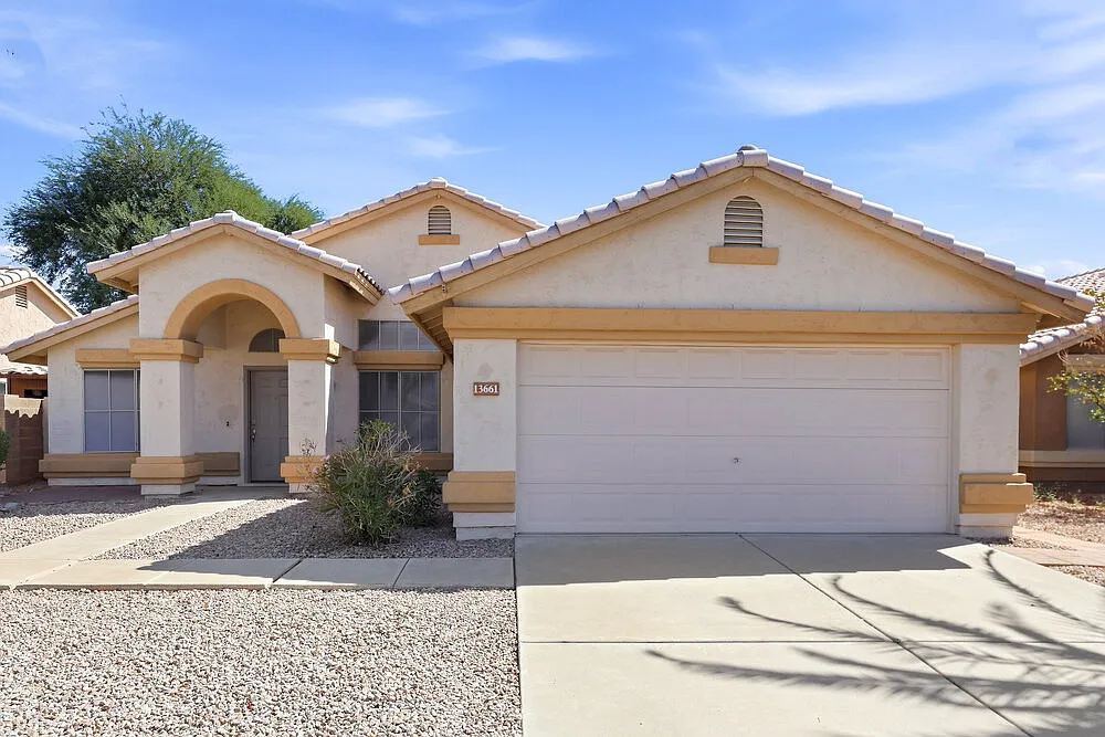 3 bed, 2.0 bath, 1821 sqft, $2,510 — Photo 1