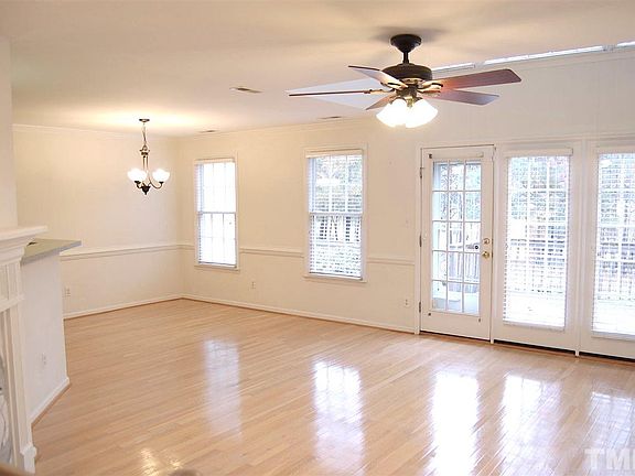 4th image of 4 Lakehill Dr