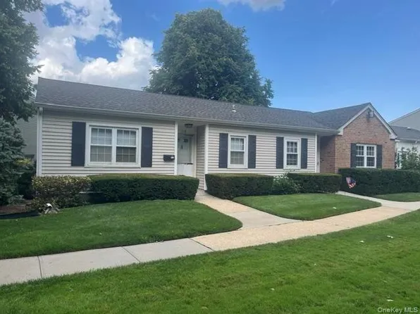 117 Harbor S, Amityville, NY 11701