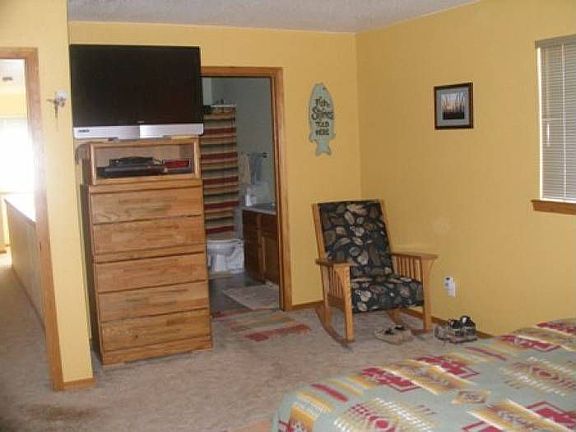 5th image of 5103 Holly Way