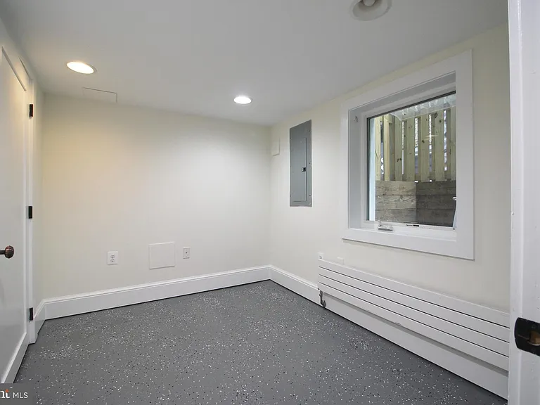 2417 Otis St NE — Photo 22