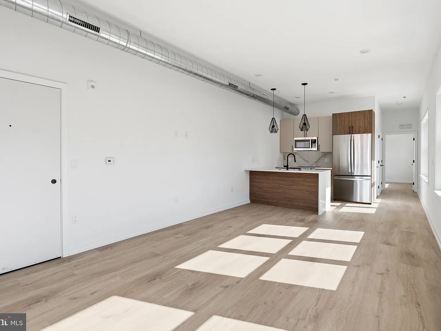 2 bed, 2.5 bath, 945 sqft, $3,100 — Photo 4