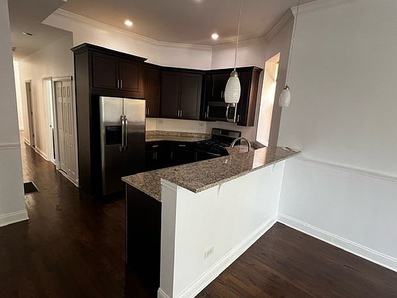 2nd image of 1319 N Maplewood Ave Unit 3