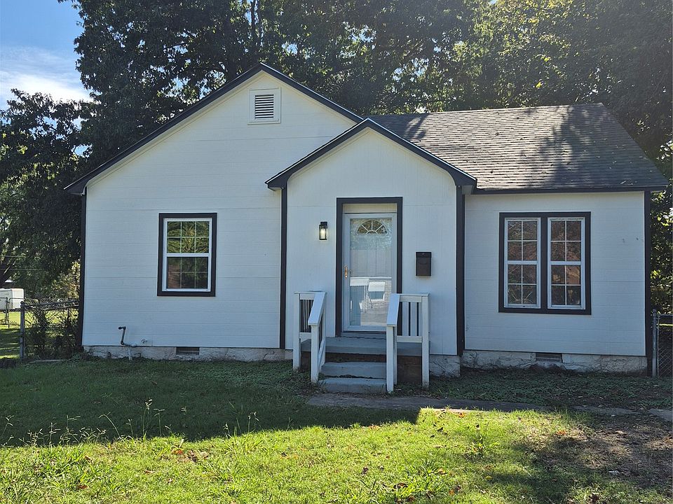 1st image of 1740 W 37th Pl