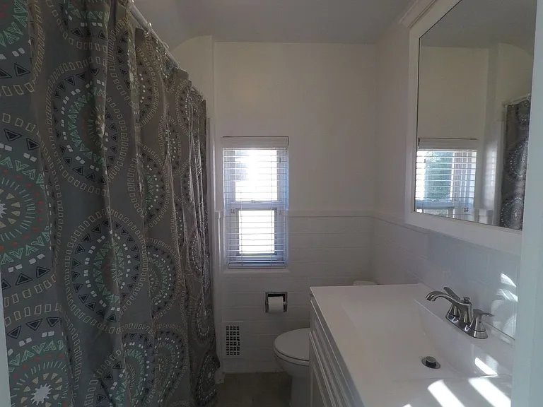 1744 Pioneer Ave — Photo 9