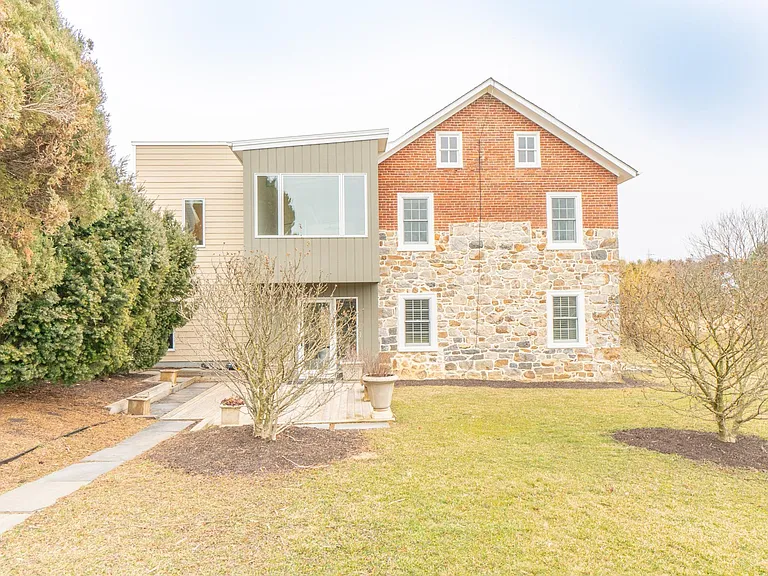 2519 Northwood Ave — Photo 65