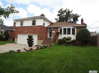 3779 Charles Ct, Seaford, NY 11783