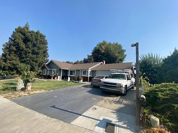 3rd image of 2501 W Packwood Dr