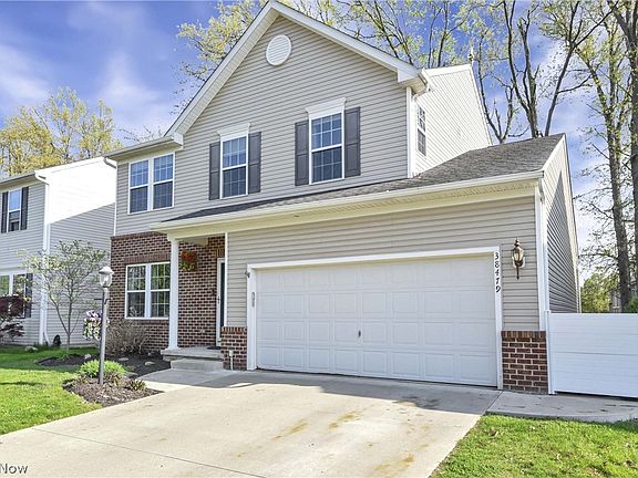 2nd image of 38479 Foxglen Ave