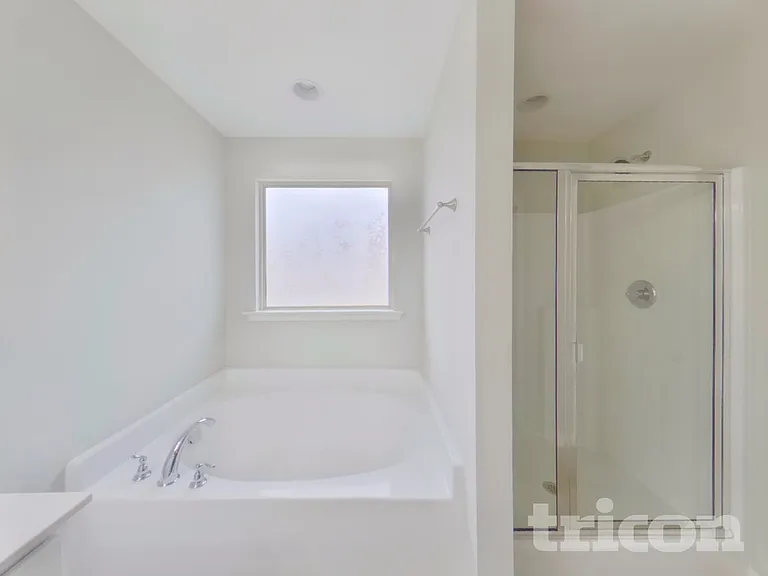 1048 Solomon Ln — Photo 10