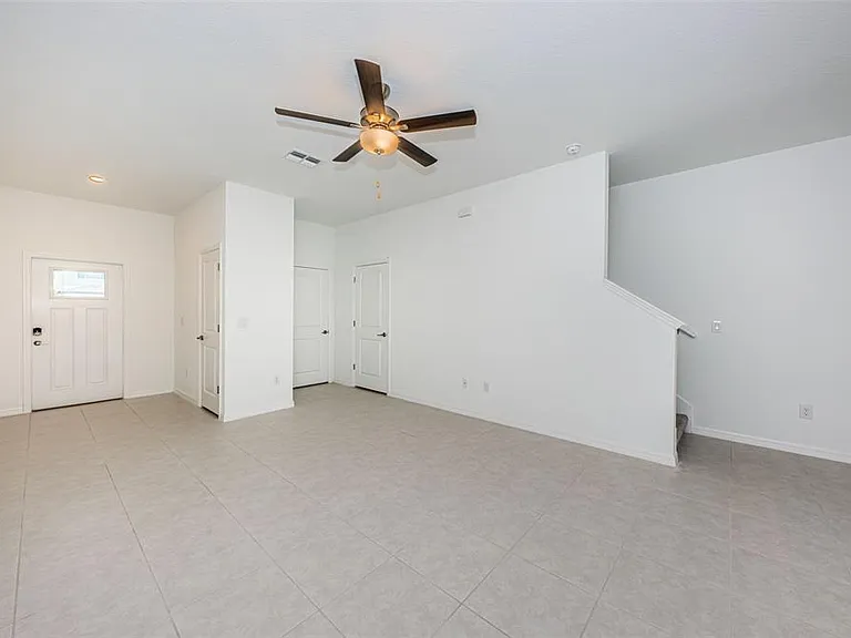 8327 Crescent Oaks Dr — Photo 7