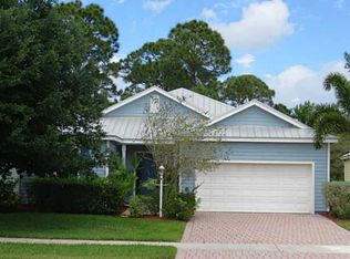 576 NE Canoe Park Cir, Port Saint Lucie, FL 34983