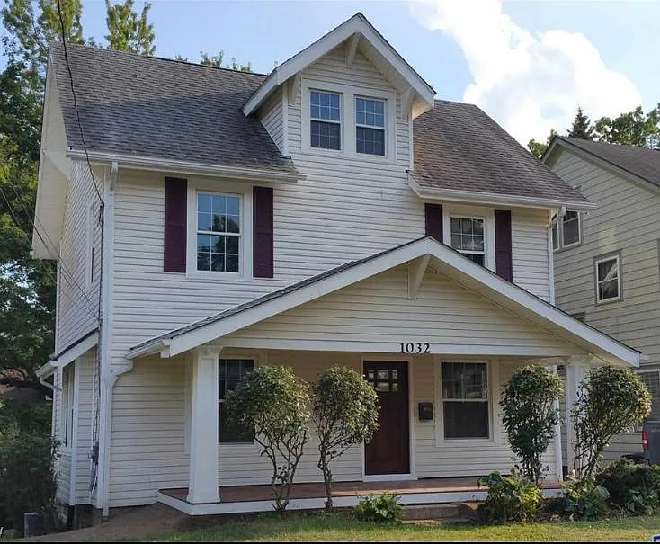 1032 Emma Ave photo 1