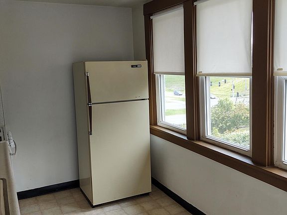 3rd image of 3015 Cass St #3