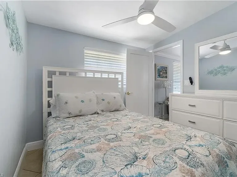 1320 Embassy Ln — Photo 10