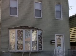 818 Hudson Ave, Secaucus, NJ 07094