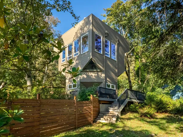 1685 Chinook Ave, Oceanside, OR 97134