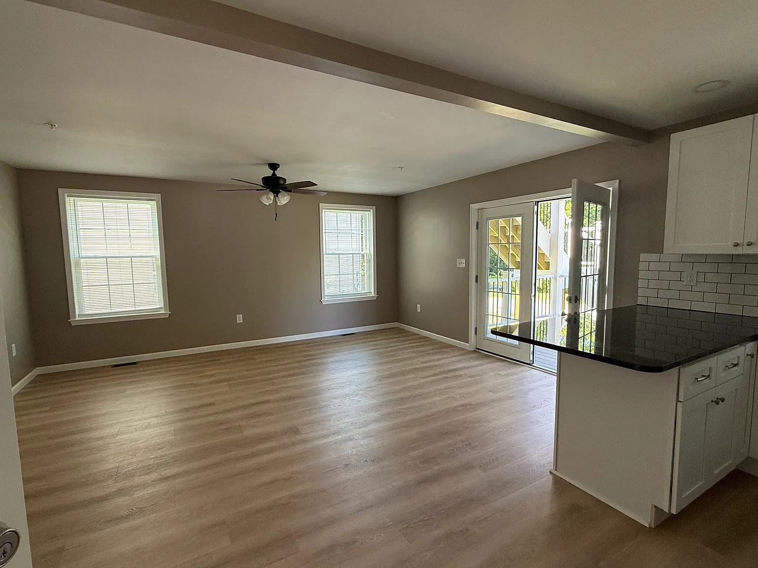 2 bed, 1300 sqft, $2,400 — Photo 4