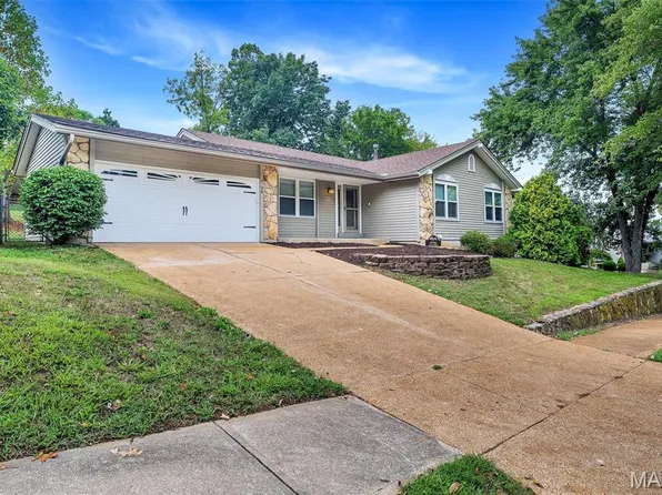 4706 McIlroy Dr, Saint Louis, MO 63128