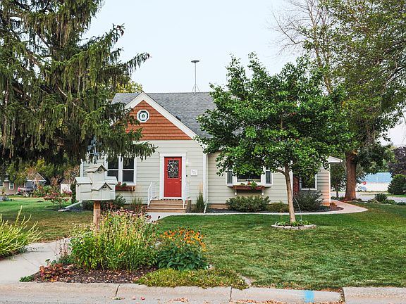 4th image of 571 1st Ave