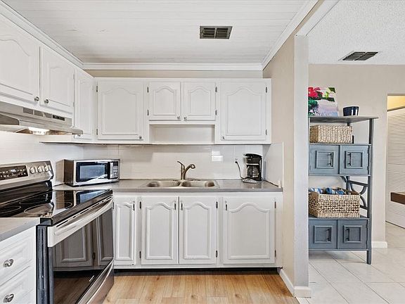 4th image of 11635 Bayonet Ln #B