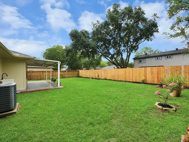 16215 Cypress Trace Dr — Photo 31