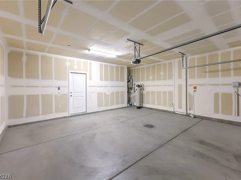 2508 Valdanos Pl — Photo 38