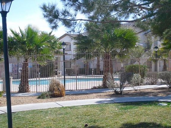 Pool & Spa
