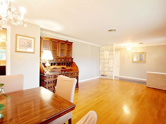2nd image of 113 Adobe Dr