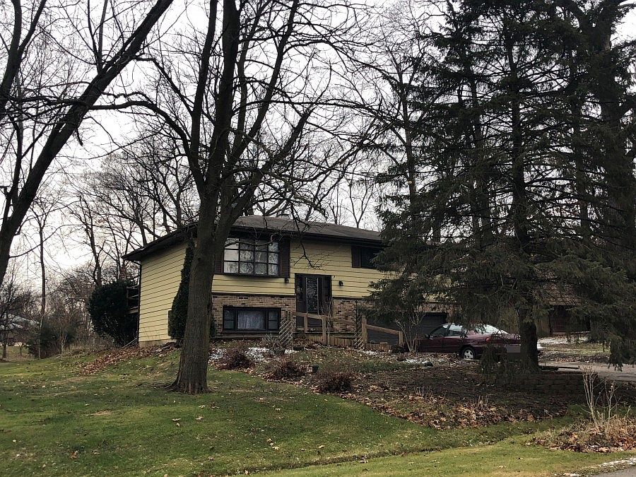 1st image of 29W361 Pine Ave