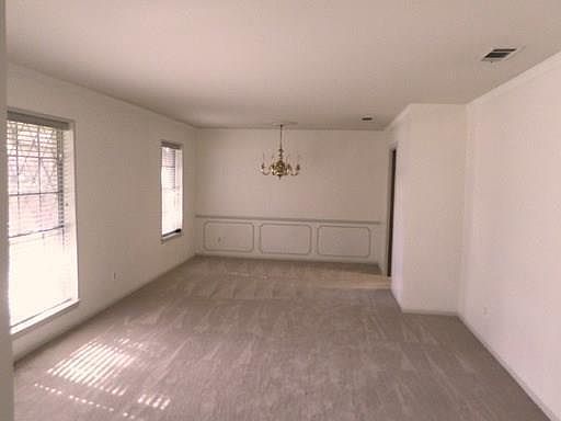 2nd image of 906 Sharpshire St