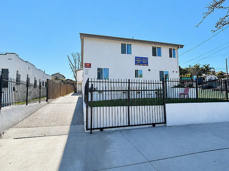1612 N Soto St — Photo 1