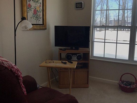 All seasons room- LOOK at that Pond view! 