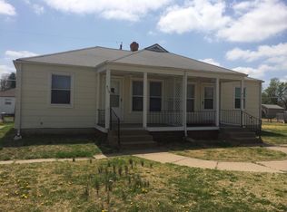 414 E Kirwin Ave, Salina, KS 67401