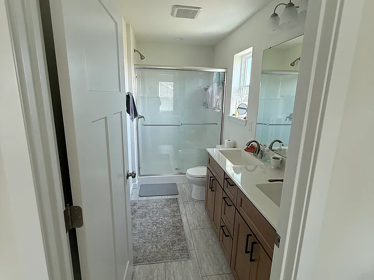 666 E Bluff Cir — Photo 11