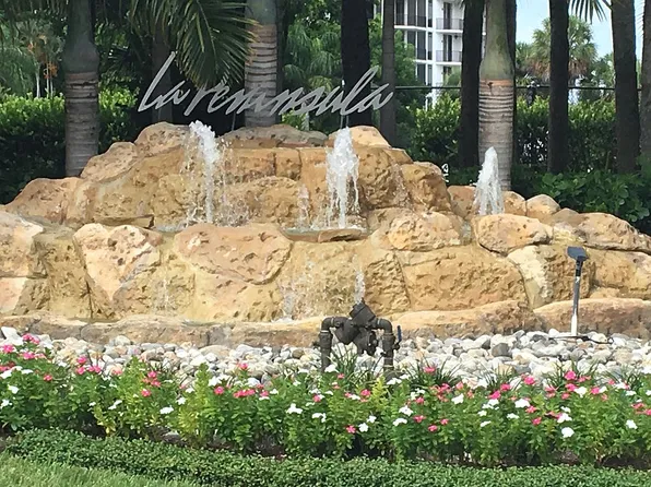 421 La Peninsula Blvd, Naples, FL 34113