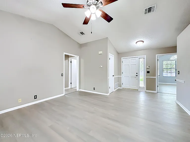 341 Hickory Hollow Dr N — Photo 6