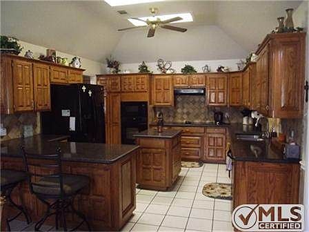 4th image of 901 Sierra Vista Dr