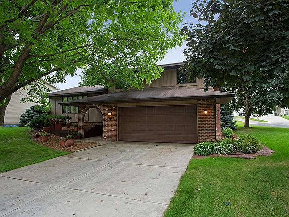 2nd image of 2263 Heritage Ln