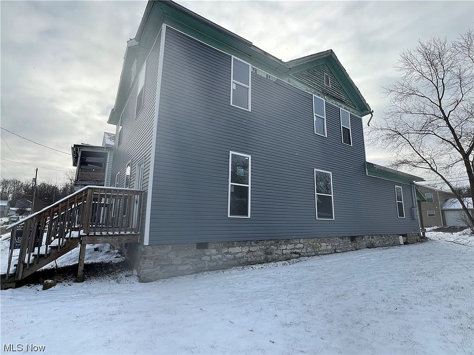 2nd image of 922 Vine St