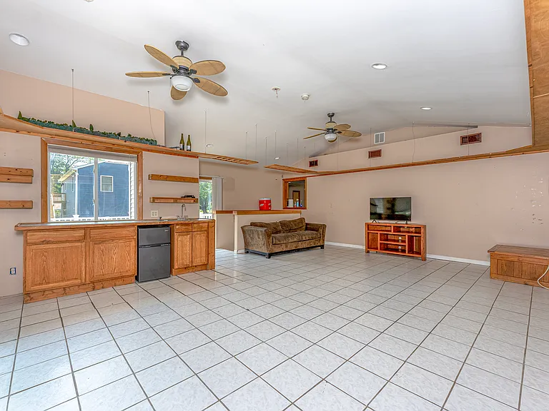 795 Hill St — Photo 11