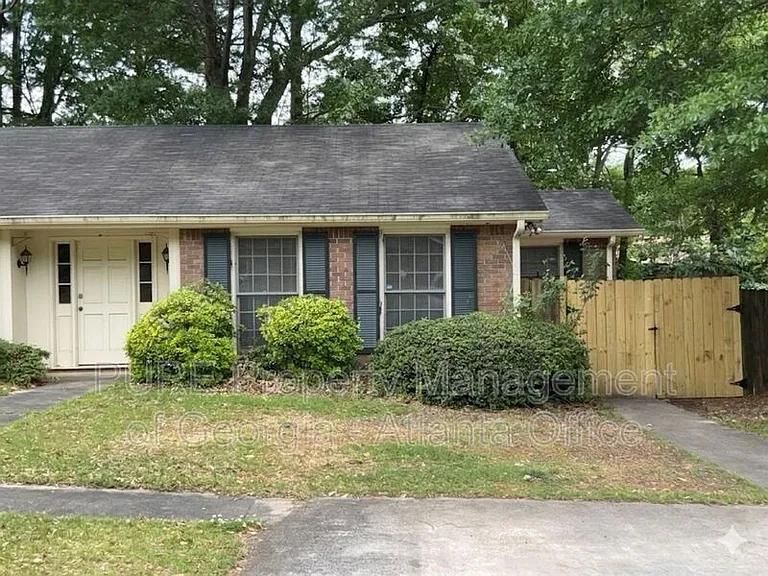 771 Wilson Cir SW — Photo 1