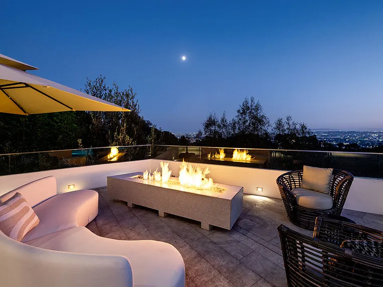 7080 W Mulholland Dr — Photo 27